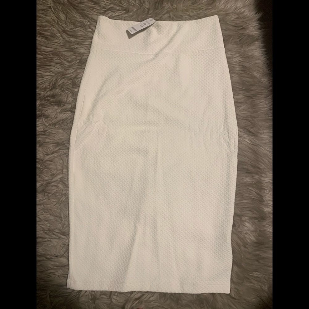 Bebe Textured midi knit skirt